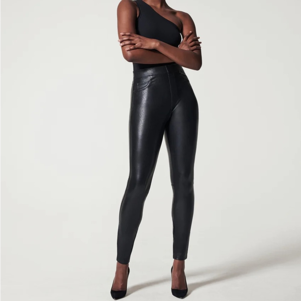Spanx Leather-Like Ankle Skinny Pant black